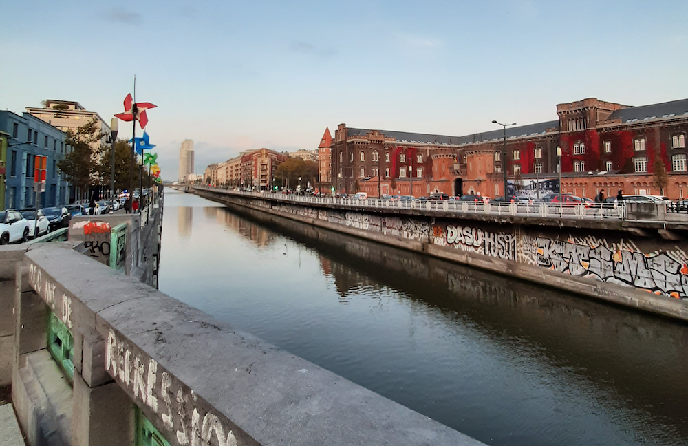 Canal and building in Brussels