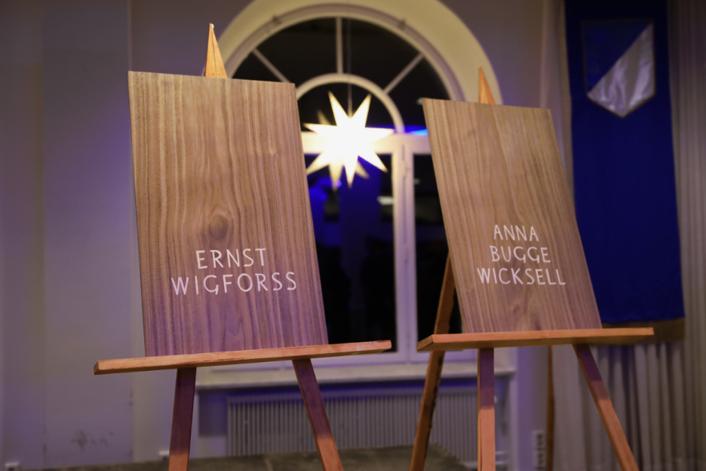 The new marquetry name plaques 